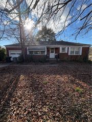 19 Saint Albans DR, Hampton, VA 23669