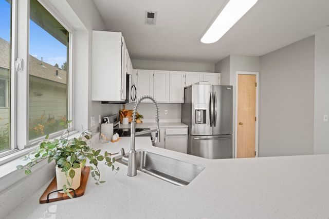 3611 E Baycourt Ln, Spokane, WA 99223