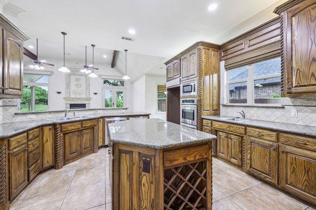 520 Haverhill Lane, Colleyville, TX 76034