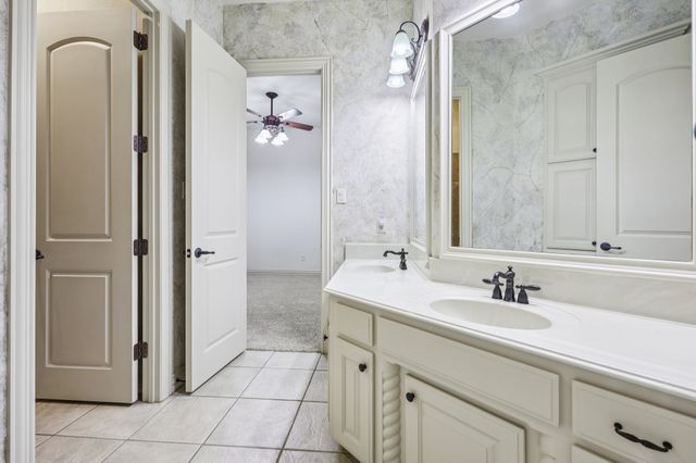 520 Haverhill Lane, Colleyville, TX 76034