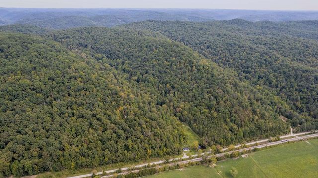 1001 Pryse Road, Irvine, KY 40336