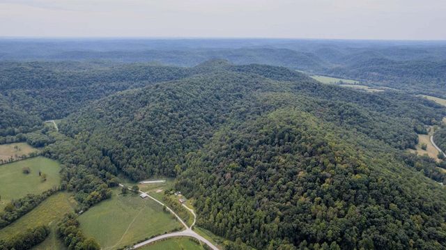 1001 Pryse Road, Irvine, KY 40336