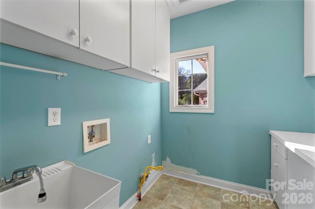 12711 Moores Chapel Road, Charlotte, NC 28214