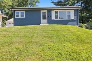 8591 Ardelia Avenue, St John, MO 63114