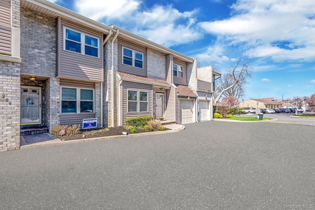 2840 Nicole Court, Oceanside, NY 11572