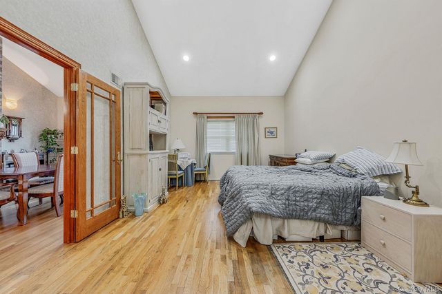2840 Nicole Court, Oceanside, NY 11572