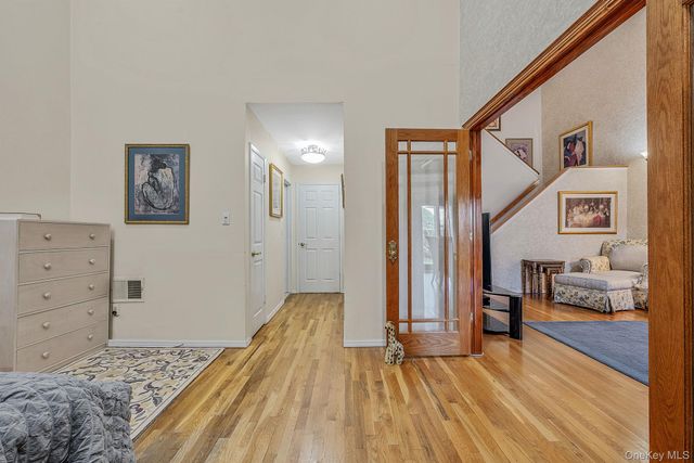 2840 Nicole Court, Oceanside, NY 11572