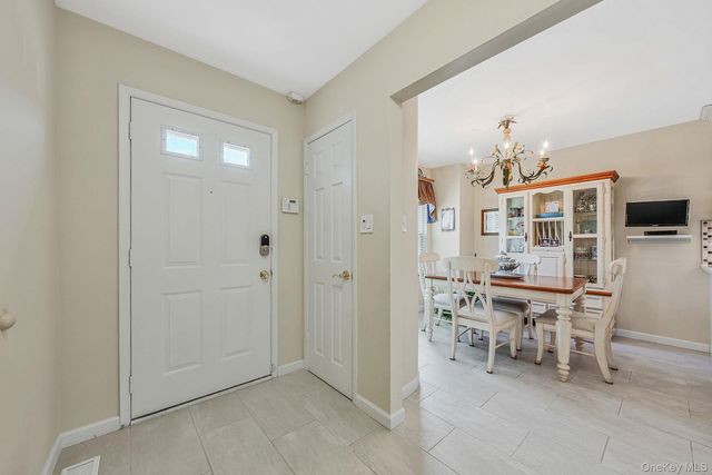 2840 Nicole Court, Oceanside, NY 11572