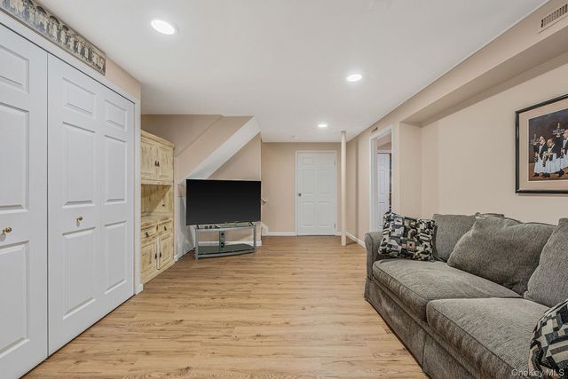 2840 Nicole Court, Oceanside, NY 11572