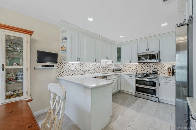 2840 Nicole Court, Oceanside, NY 11572