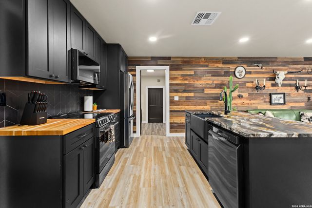 604 SCHWEPPE ST, Boerne, TX 78006