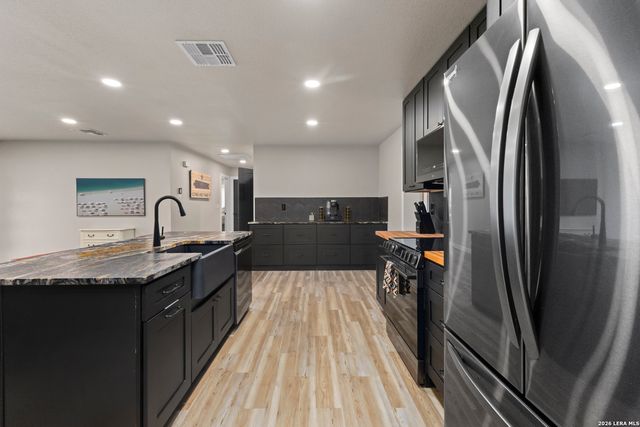 604 SCHWEPPE ST, Boerne, TX 78006