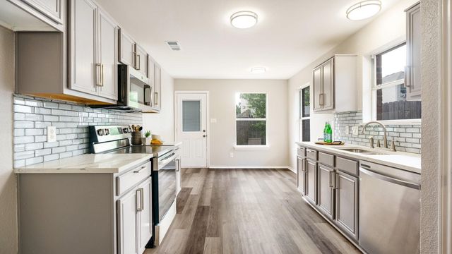 8183 Spruce Valley Drive, Fort Worth, TX 76137