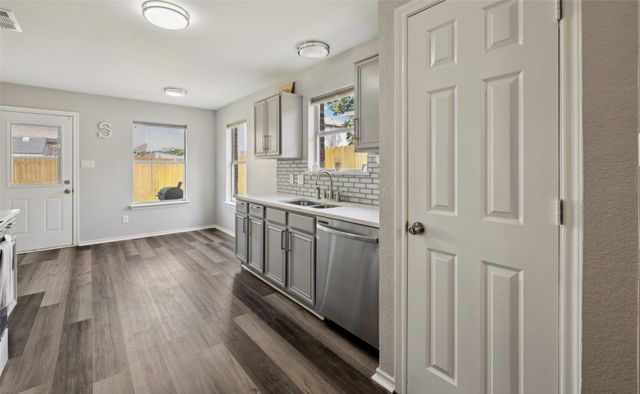 8183 Spruce Valley Drive, Fort Worth, TX 76137