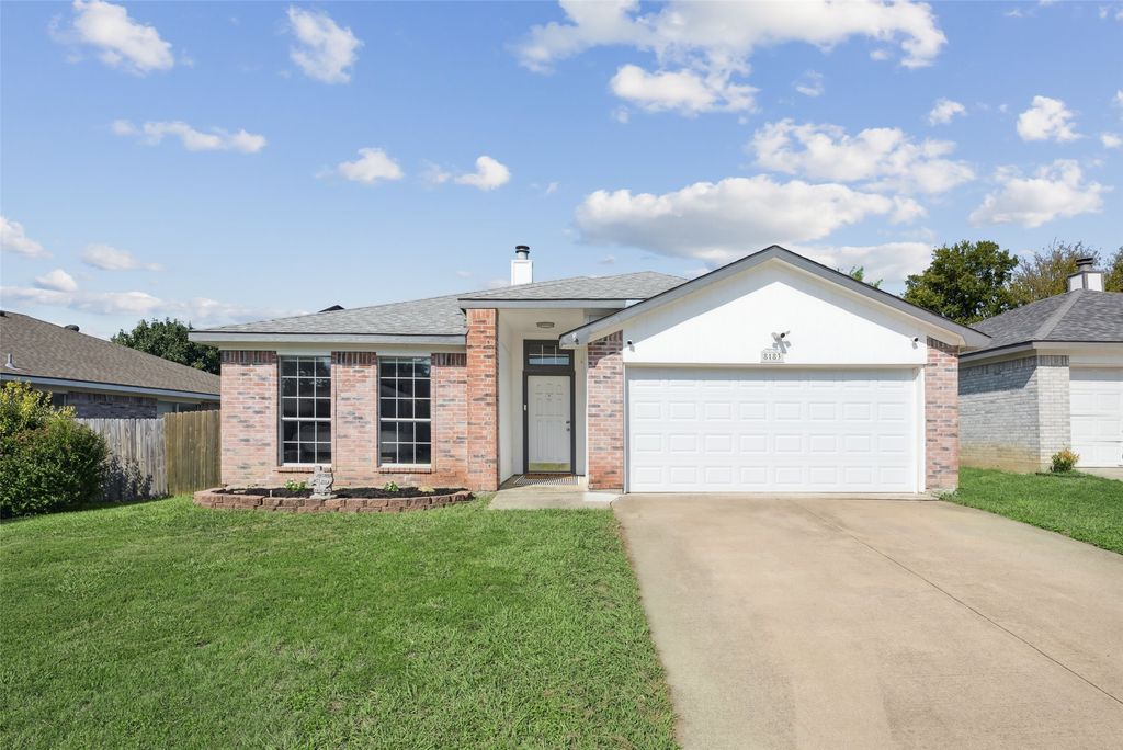 8183 Spruce Valley Drive, Fort Worth, TX 76137