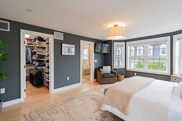 237 Bunker Hill St 237, Boston, MA 02129