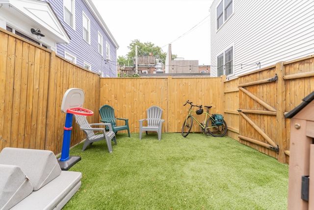 237 Bunker Hill St 237, Boston, MA 02129