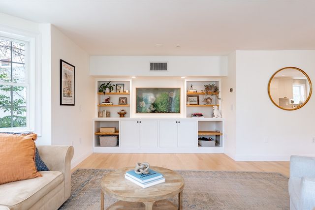 237 Bunker Hill St 237, Boston, MA 02129