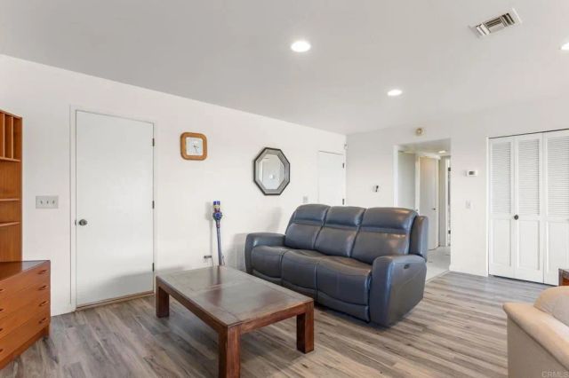 7619 Cortina, Carlsbad, CA 92009