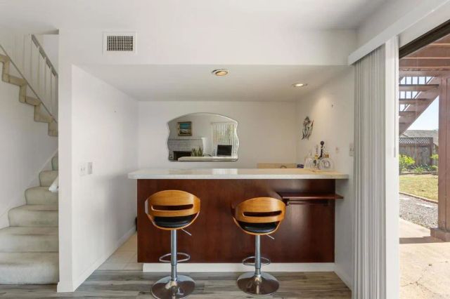 7619 Cortina, Carlsbad, CA 92009