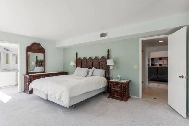 7619 Cortina, Carlsbad, CA 92009