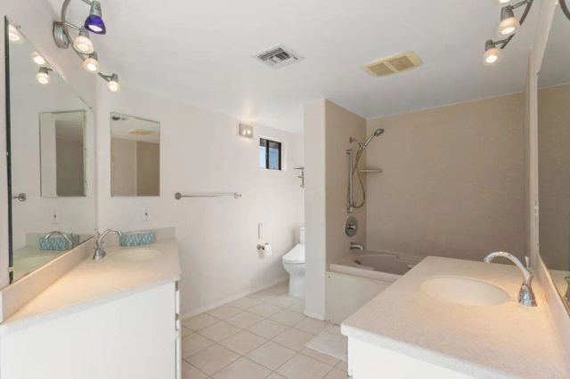 7619 Cortina, Carlsbad, CA 92009