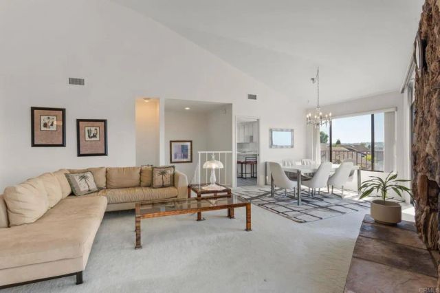 7619 Cortina, Carlsbad, CA 92009