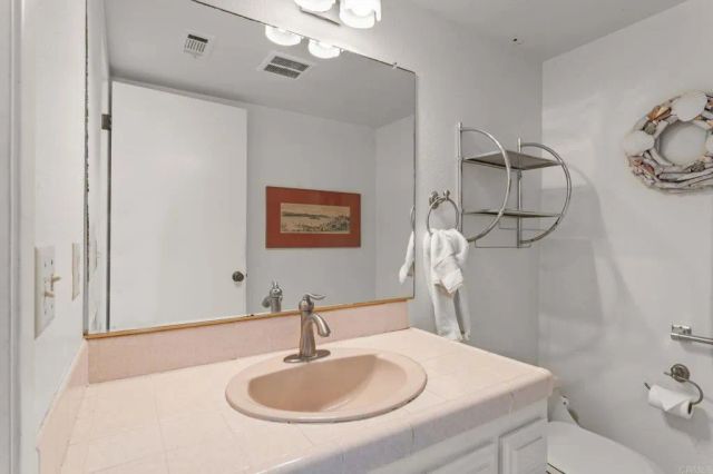 7619 Cortina, Carlsbad, CA 92009