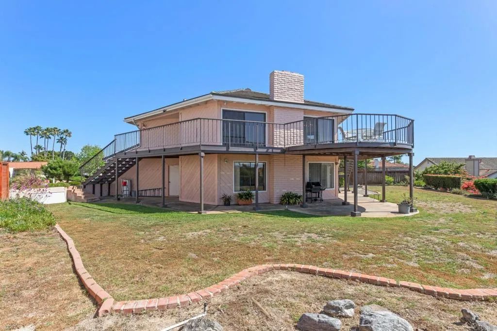 7619 Cortina, Carlsbad, CA 92009