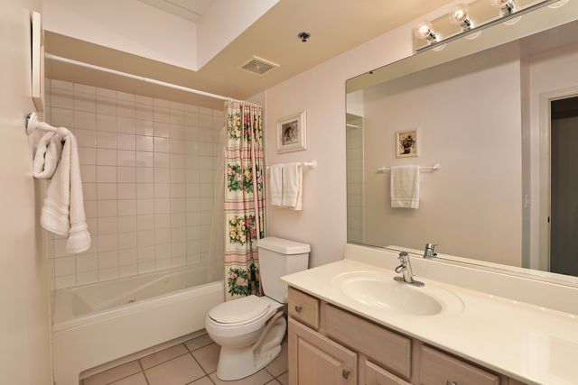 1234 Depot Street 106, Glenview, IL 60025