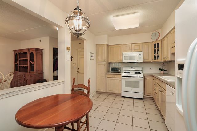 1234 Depot Street 106, Glenview, IL 60025