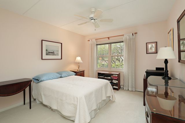 1234 Depot Street 106, Glenview, IL 60025