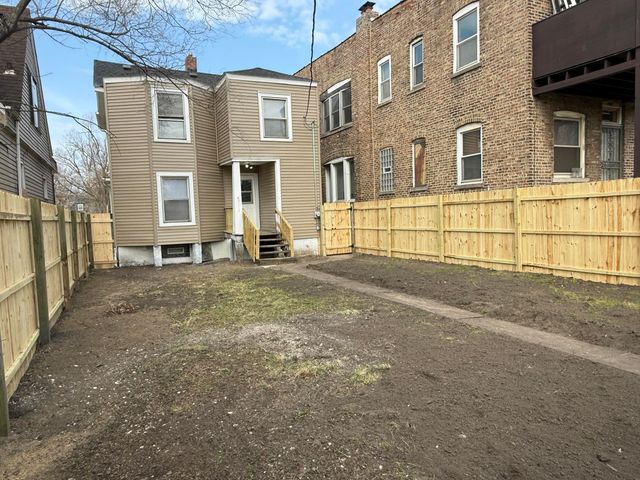 565 Jackson Street, Gary, IN 46402