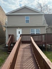 565 Jackson Street, Gary, IN 46402