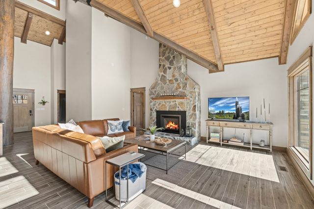 722 Hemlock Ln, Spencer, TN 38585