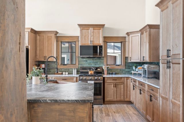 722 Hemlock Ln, Spencer, TN 38585