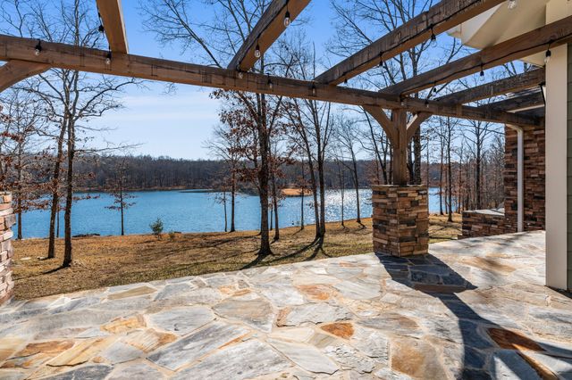 722 Hemlock Ln, Spencer, TN 38585
