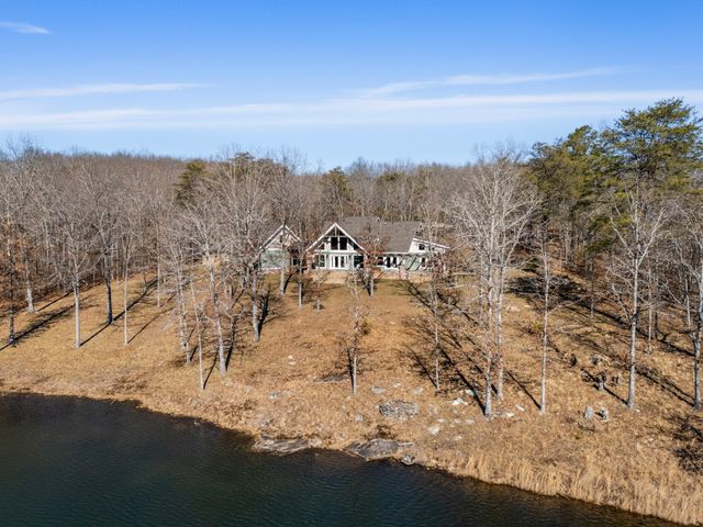 722 Hemlock Ln, Spencer, TN 38585