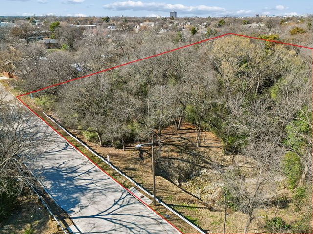 923 Stella Avenue, Dallas, TX 75216