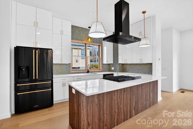 8 Houston Street, Asheville, NC 28801