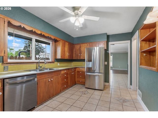 5918 Se 84TH Ave, Portland, OR 97266