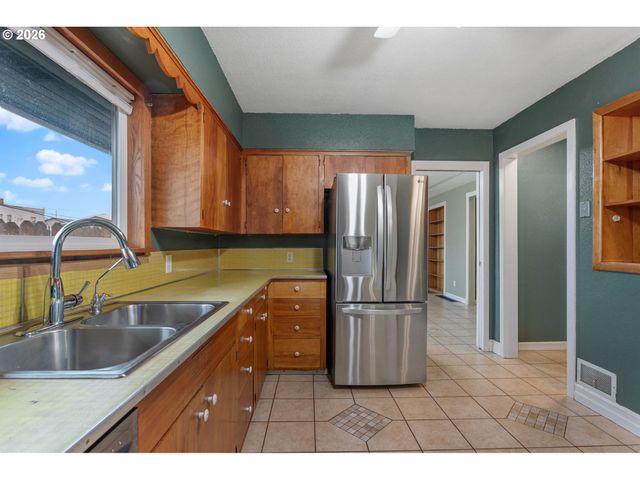 5918 Se 84TH Ave, Portland, OR 97266