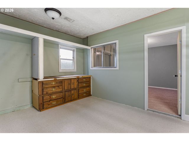 5918 Se 84TH Ave, Portland, OR 97266