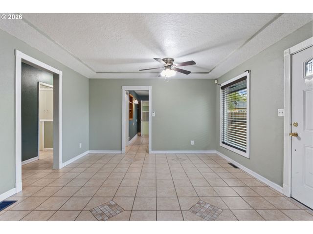 5918 Se 84TH Ave, Portland, OR 97266