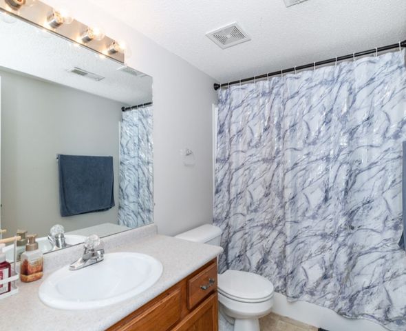 3398 Queensbury Rd, Clarksville, TN 37042