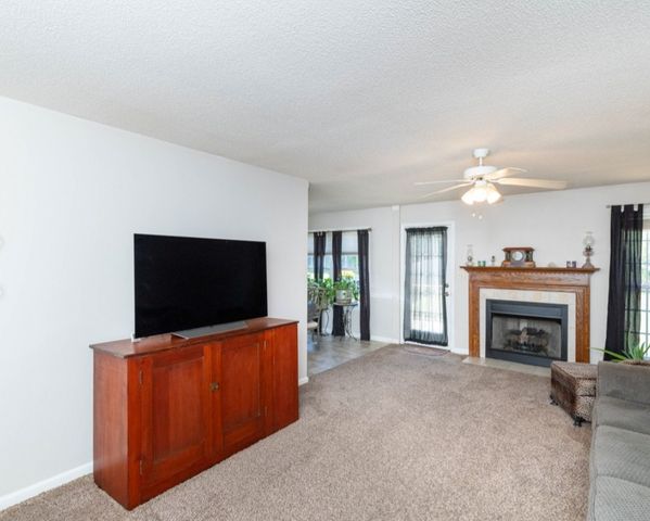 3398 Queensbury Rd, Clarksville, TN 37042