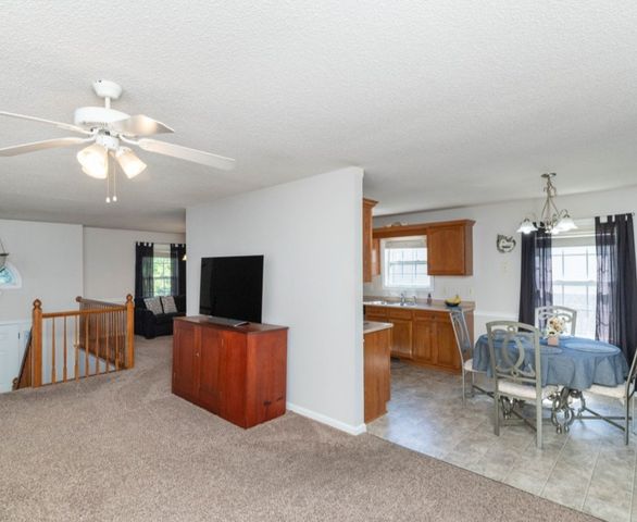 3398 Queensbury Rd, Clarksville, TN 37042