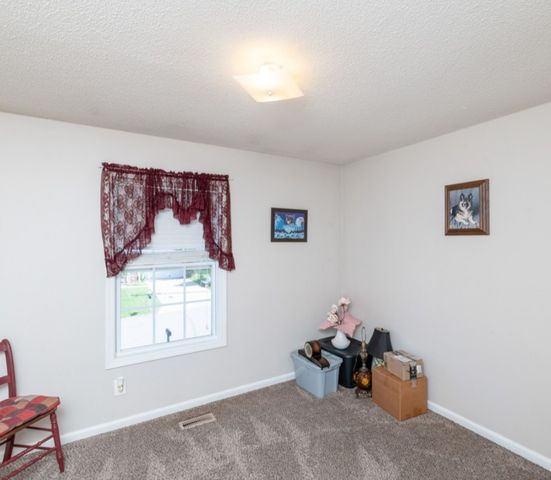 3398 Queensbury Rd, Clarksville, TN 37042