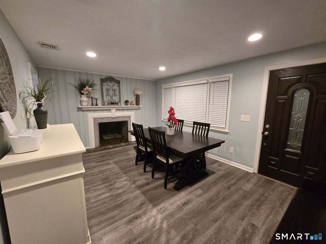 65 Flat Iron Road, Guilford, CT 06437