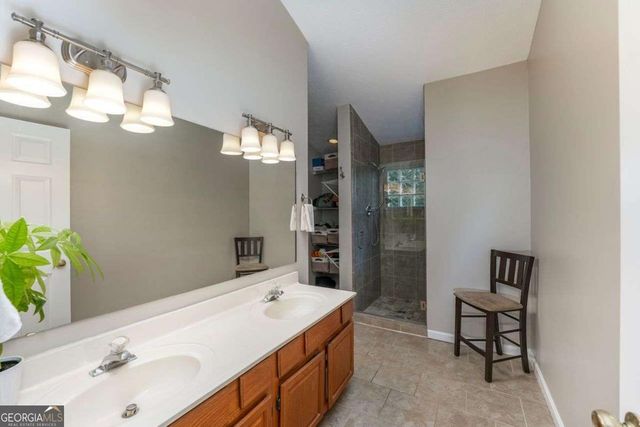 1202 Shallowford Trace Court, Woodstock, GA 30189